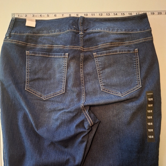 NWT Torrid Button Fly Jeggings Size 18 English Channel Denim - Picture 6 of 6